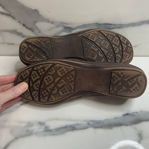 Naturalizer Womens Brown Leather Slip On Comfort Malvina Loafer Sz 8  Minimalist - Picture 8 of 8